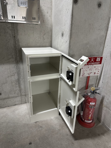 【GUEST】汎用アパート・マンションセット アパート・マンションへの宅配ボックス設置事例をご紹介1 「シンプル
